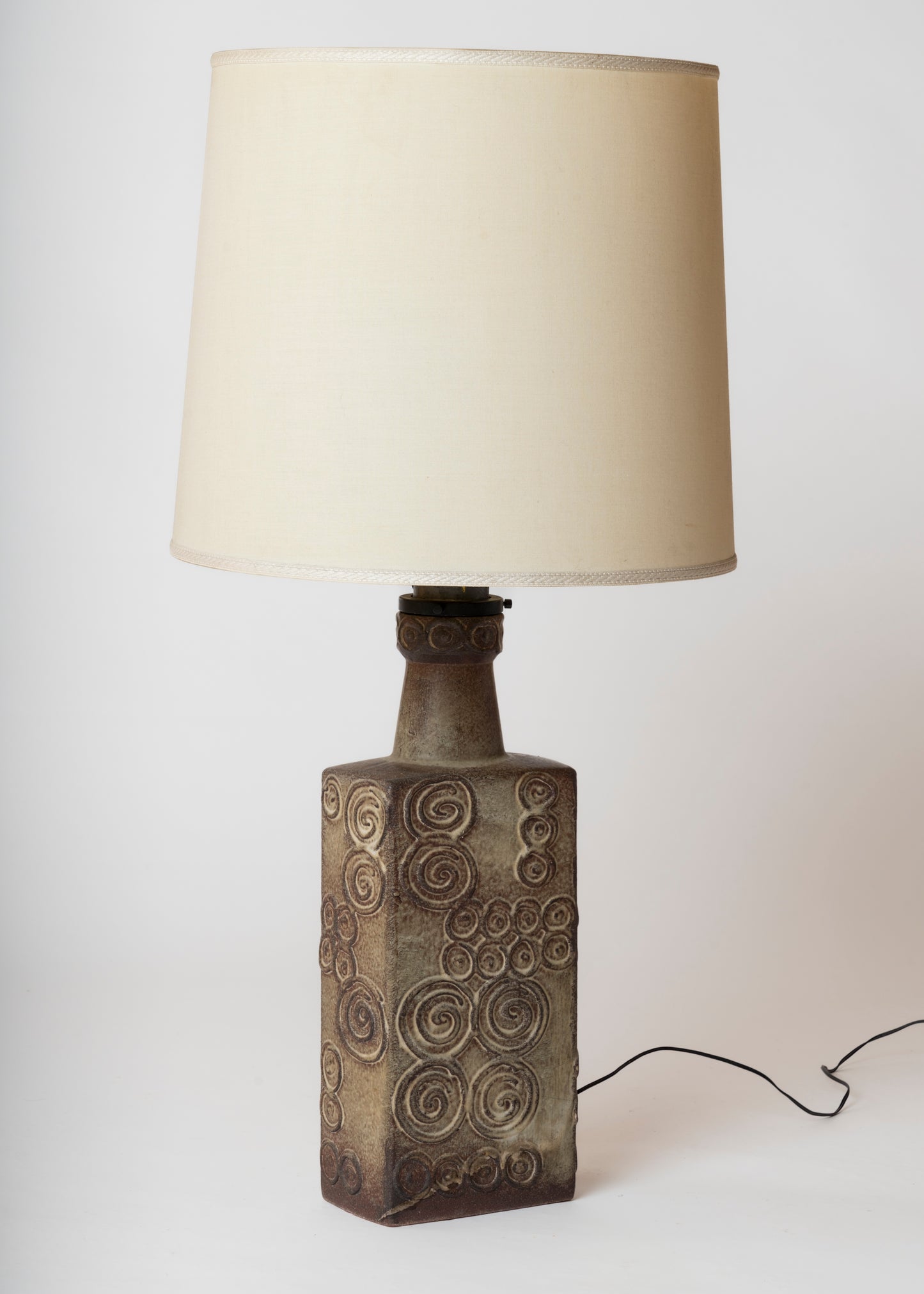 Tall Deep Grey Swirl-Shaped Patterns Terracotta Table Lamp - France 1970's