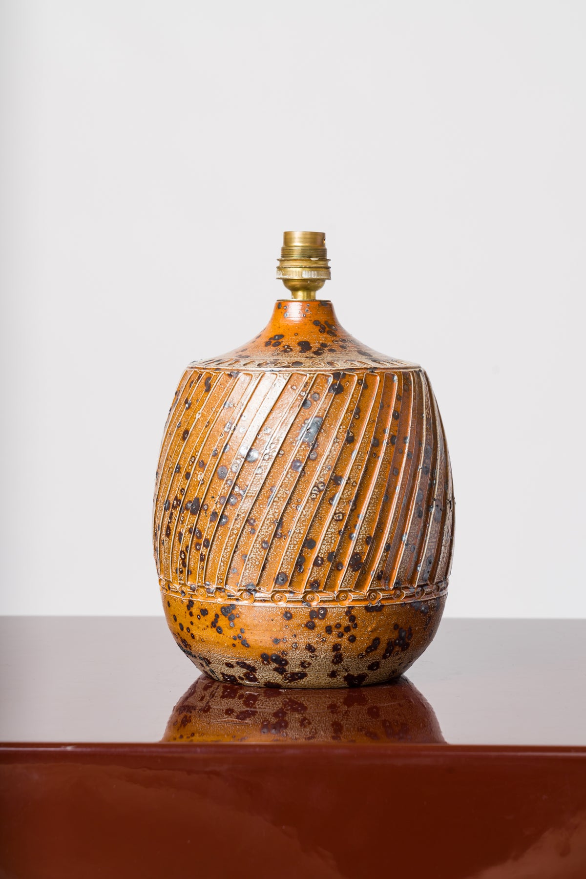 La Borne style Terracotta Lamp w. Vertical Ray-like Patterns - France 1970s