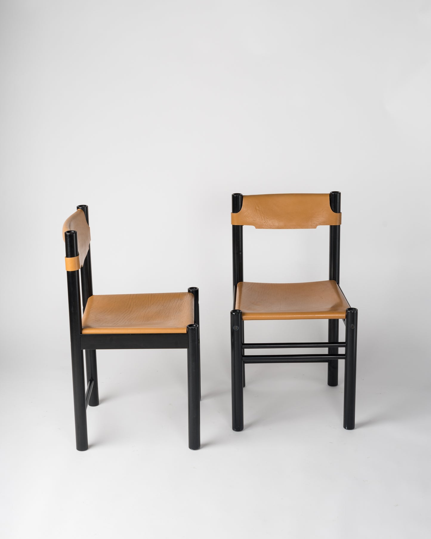 Early 1980s Thick Leather and Lacquered Wood Chairs by Ibisco Sedie