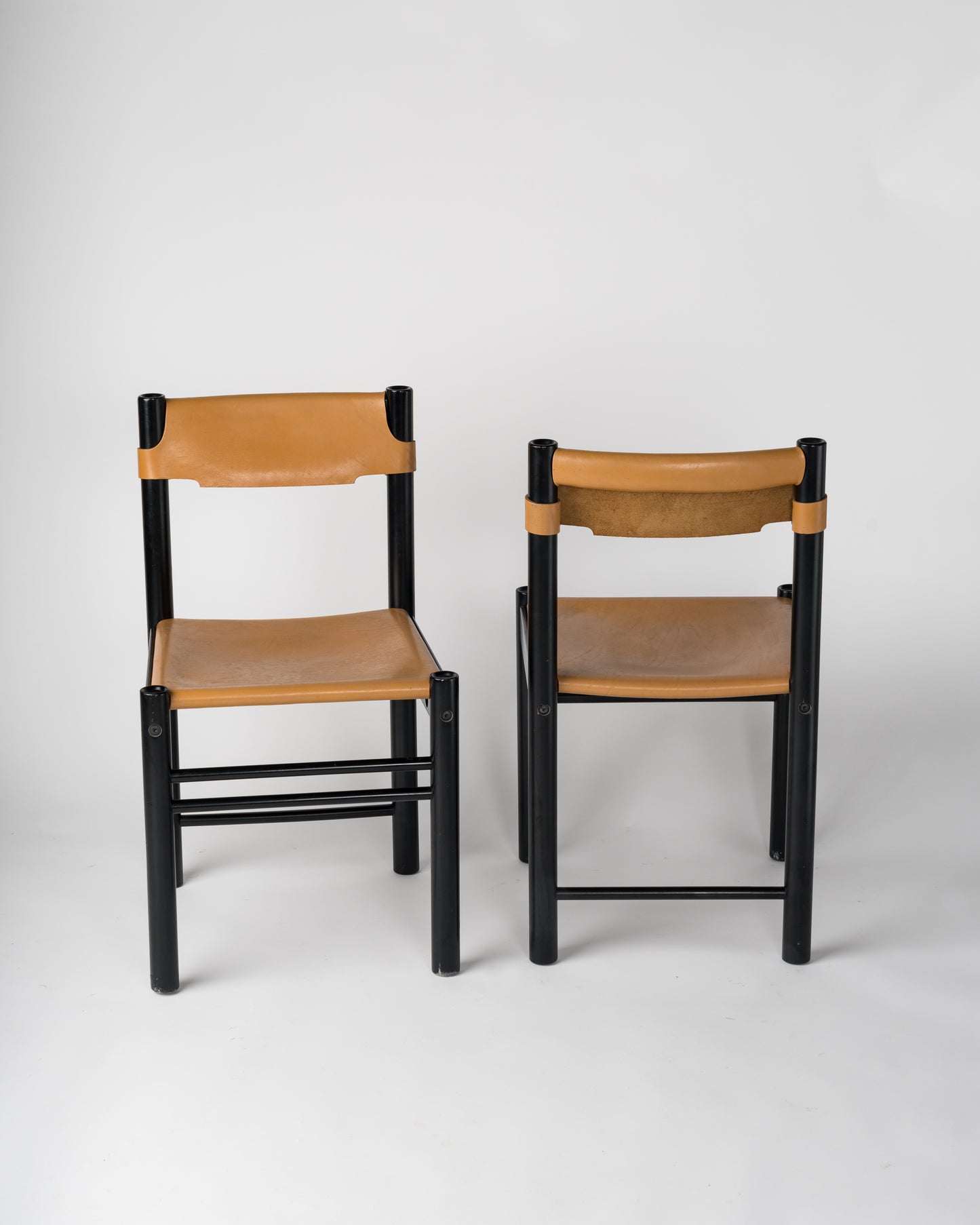 Early 1980s Thick Leather and Lacquered Wood Chairs by Ibisco Sedie