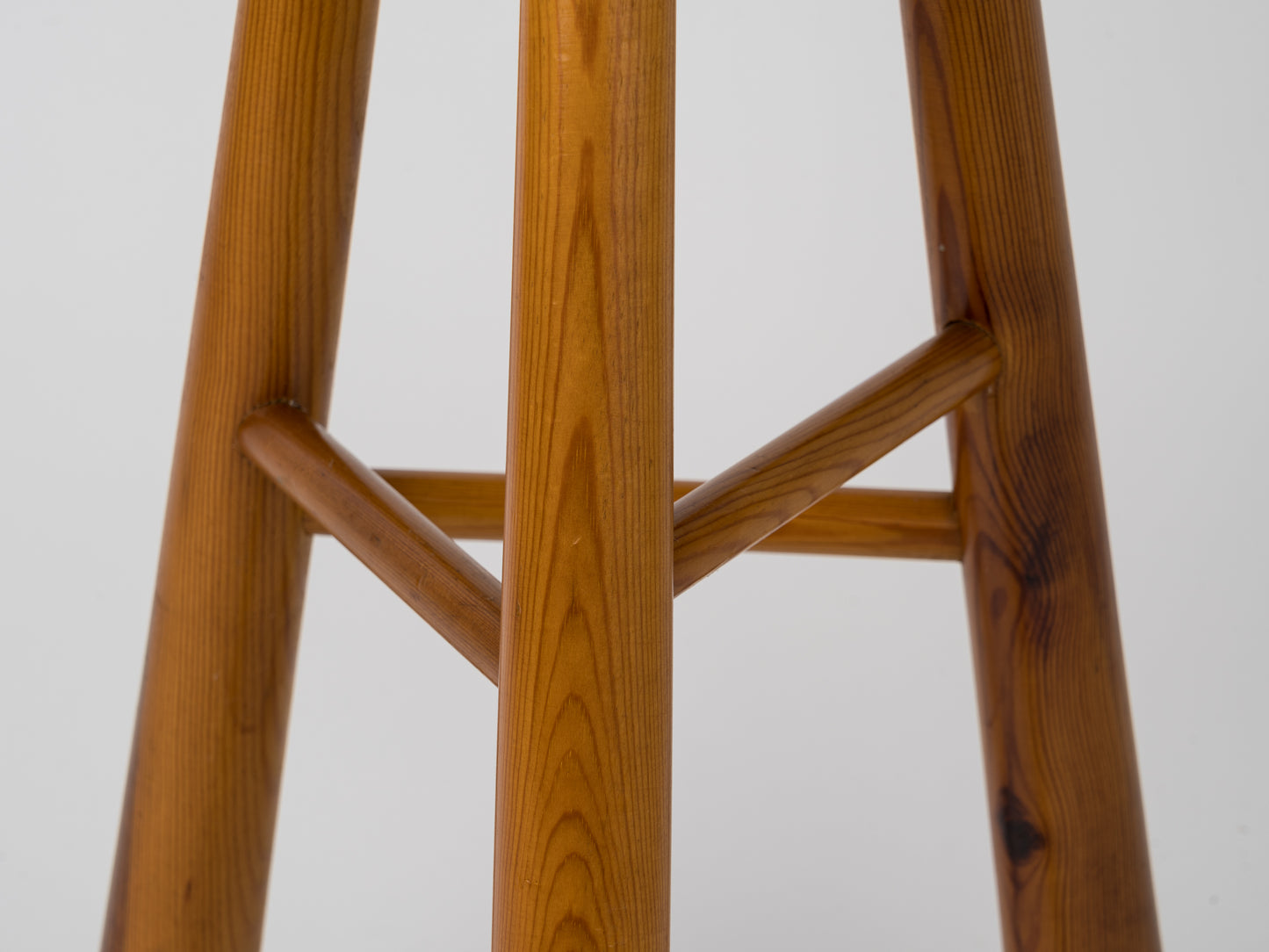 Graphic Pine Wood Bar Stool in the Style of Perriand, France, 1970's