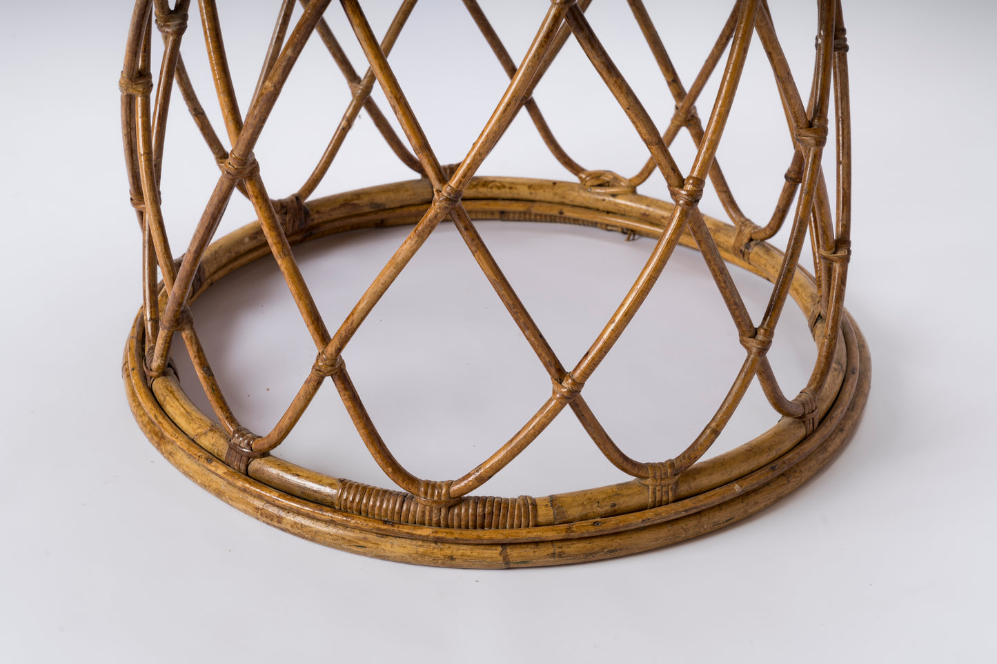 Sognot Style Braided Rattan & Light Brown Leather Top Side Table - France 1960's