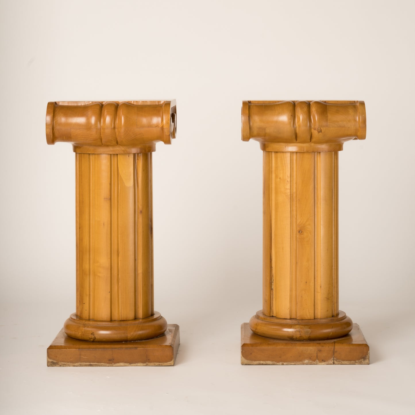 Memphis Inspired Solid Sycamore Ionic Pedestals or Gueridon, Italy 1970's