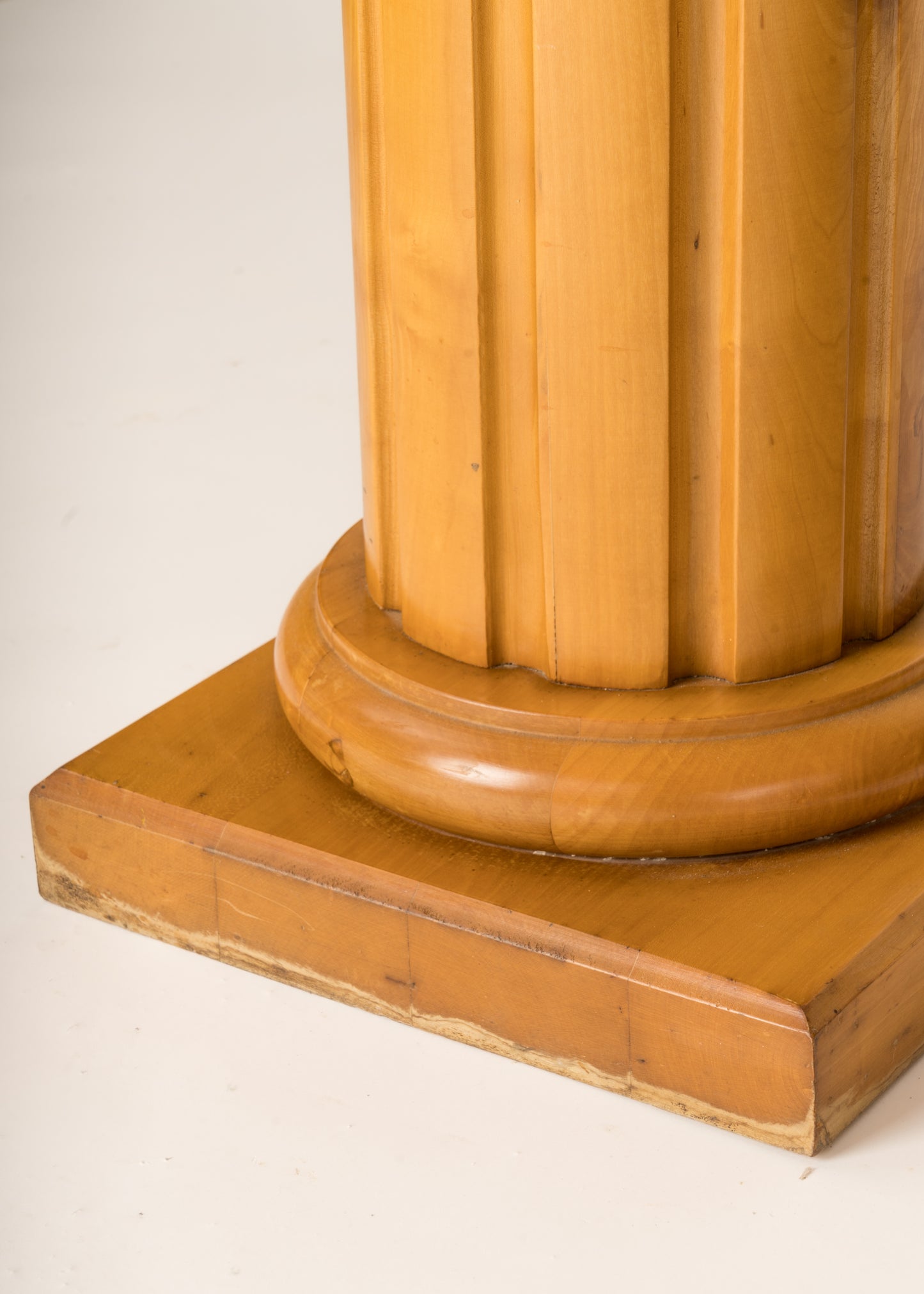 Memphis Inspired Solid Sycamore Ionic Pedestals or Gueridon, Italy 1970's