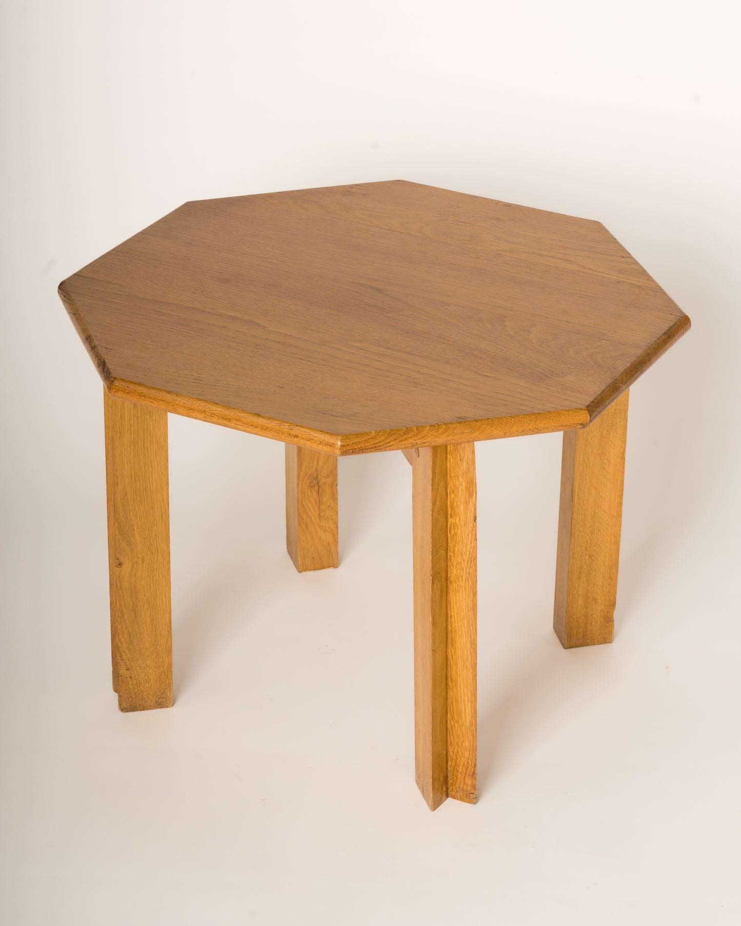 Solid Oak Minimalist Side Table with Scultpted Legs, France, 1970's