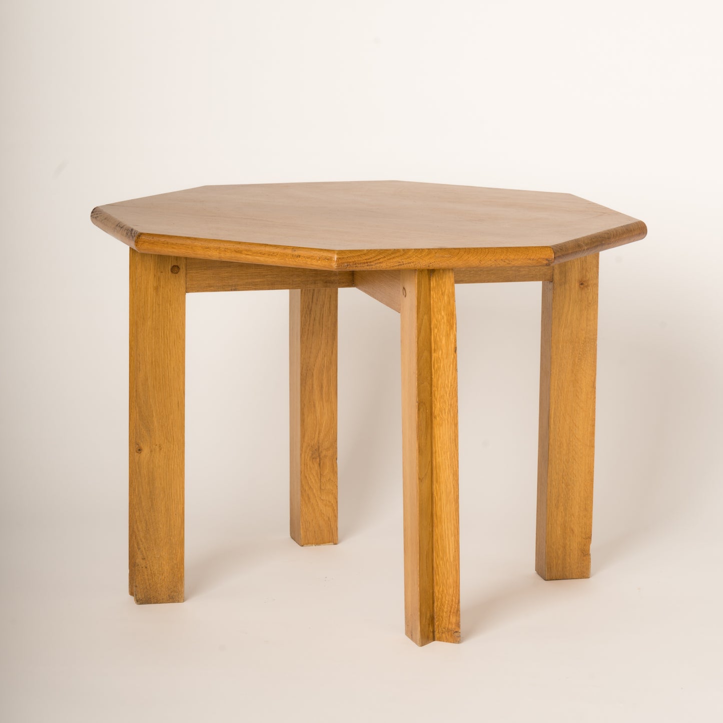 Solid Oak Minimalist Side Table with Scultpted Legs, France, 1970's