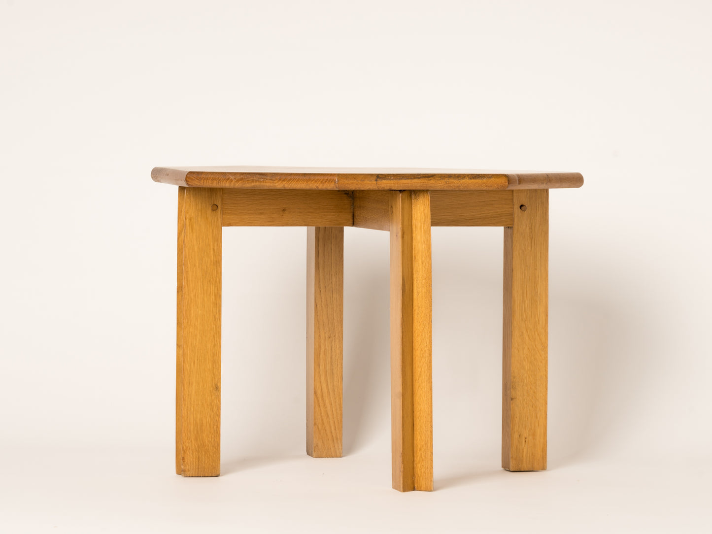 Solid Oak Minimalist Side Table with Scultpted Legs, France, 1970's