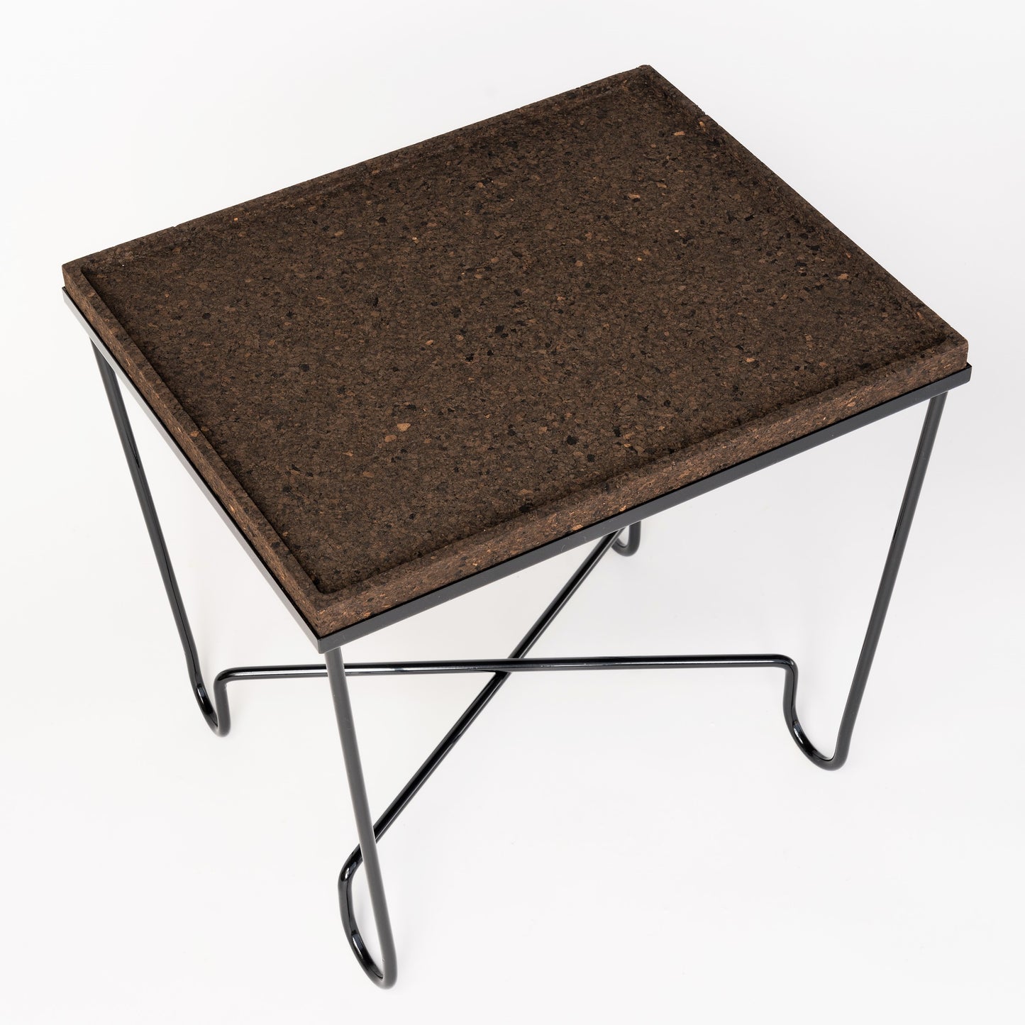 "Aronde" Black Lacquered Steel Side Table with Burnt Cork Top