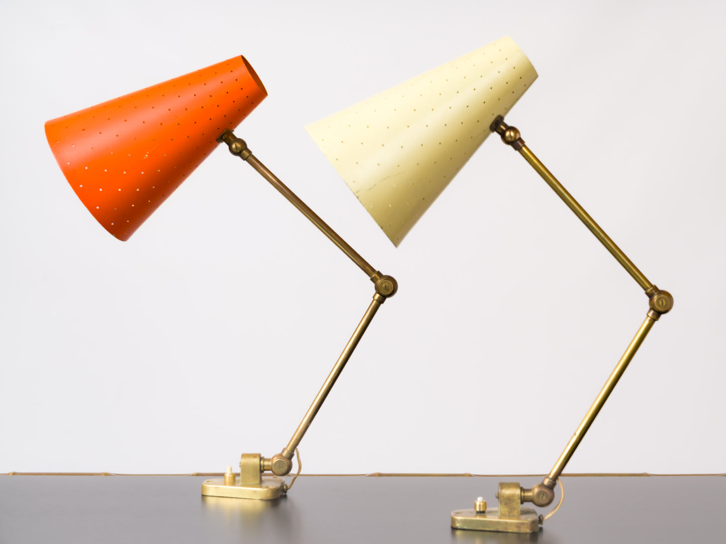 Brass and Lacquered Tole Adjustable Wall Sconces by Giuseppe Ostuni - Italy 1953
