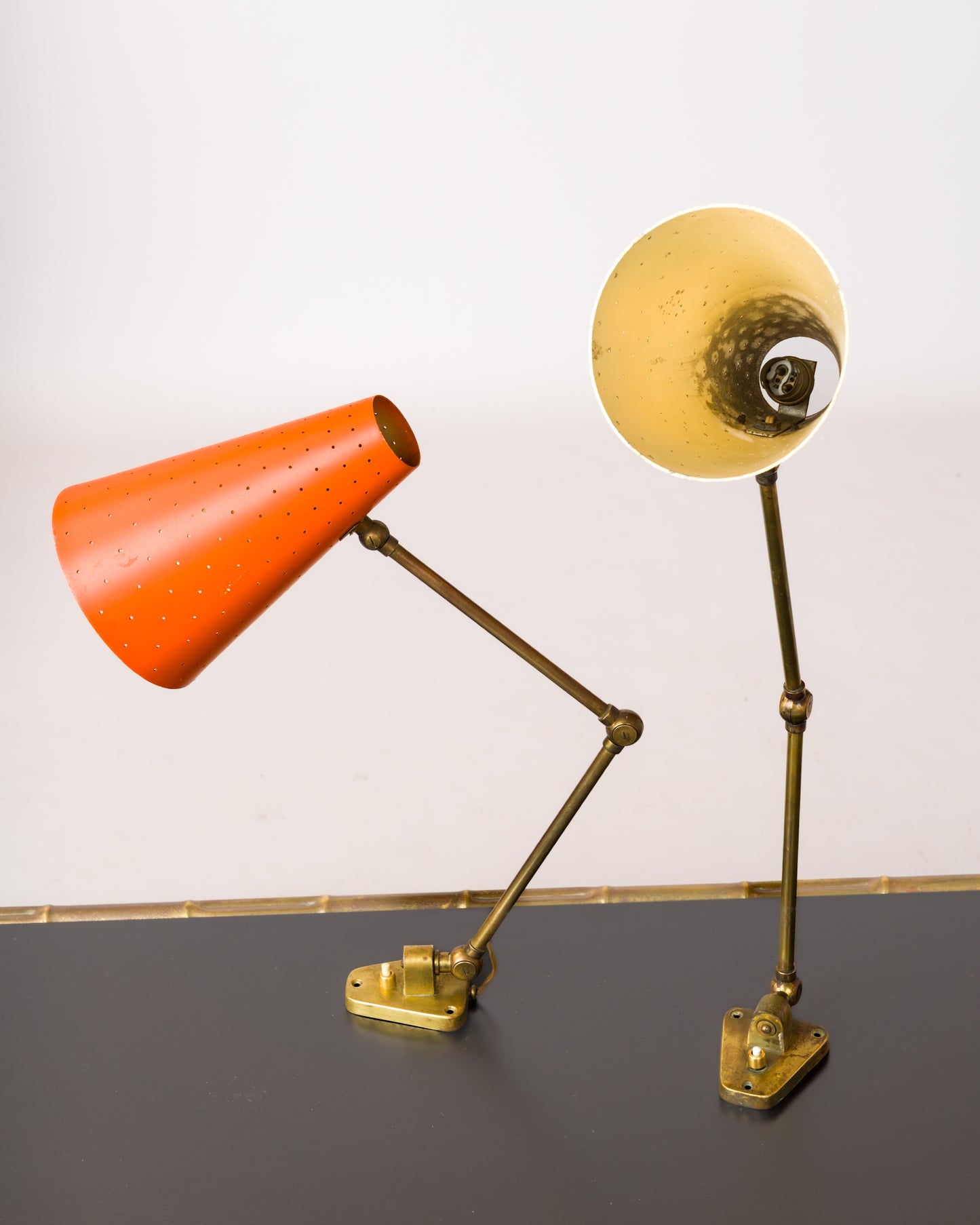 Brass and Lacquered Tole Adjustable Wall Sconces by Giuseppe Ostuni - Italy 1953