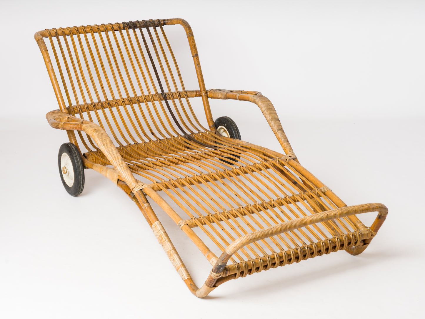 Rattan "Chaise-Longue" Pool Lounger With Original Rubber Casters - France 1950's