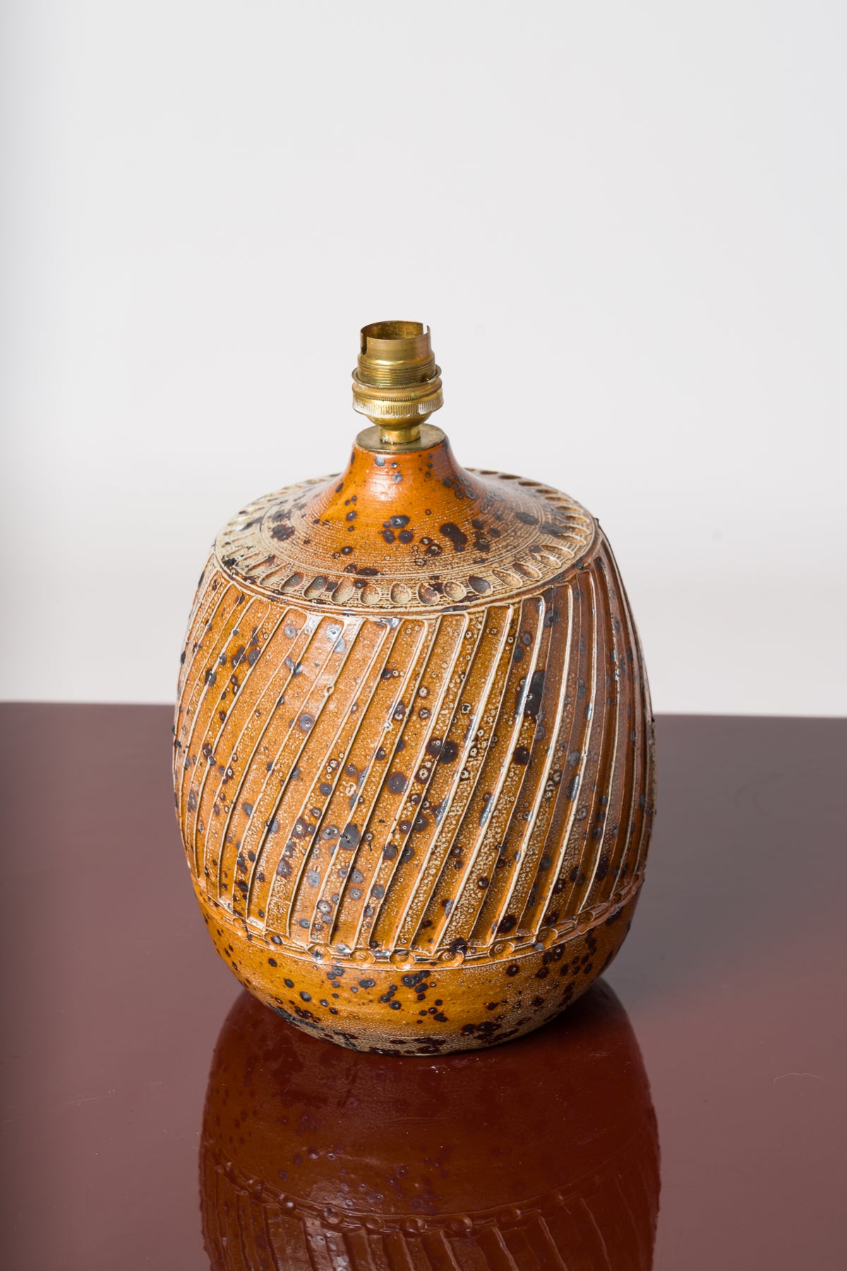 La Borne style Terracotta Lamp w. Vertical Ray-like Patterns - France 1970s
