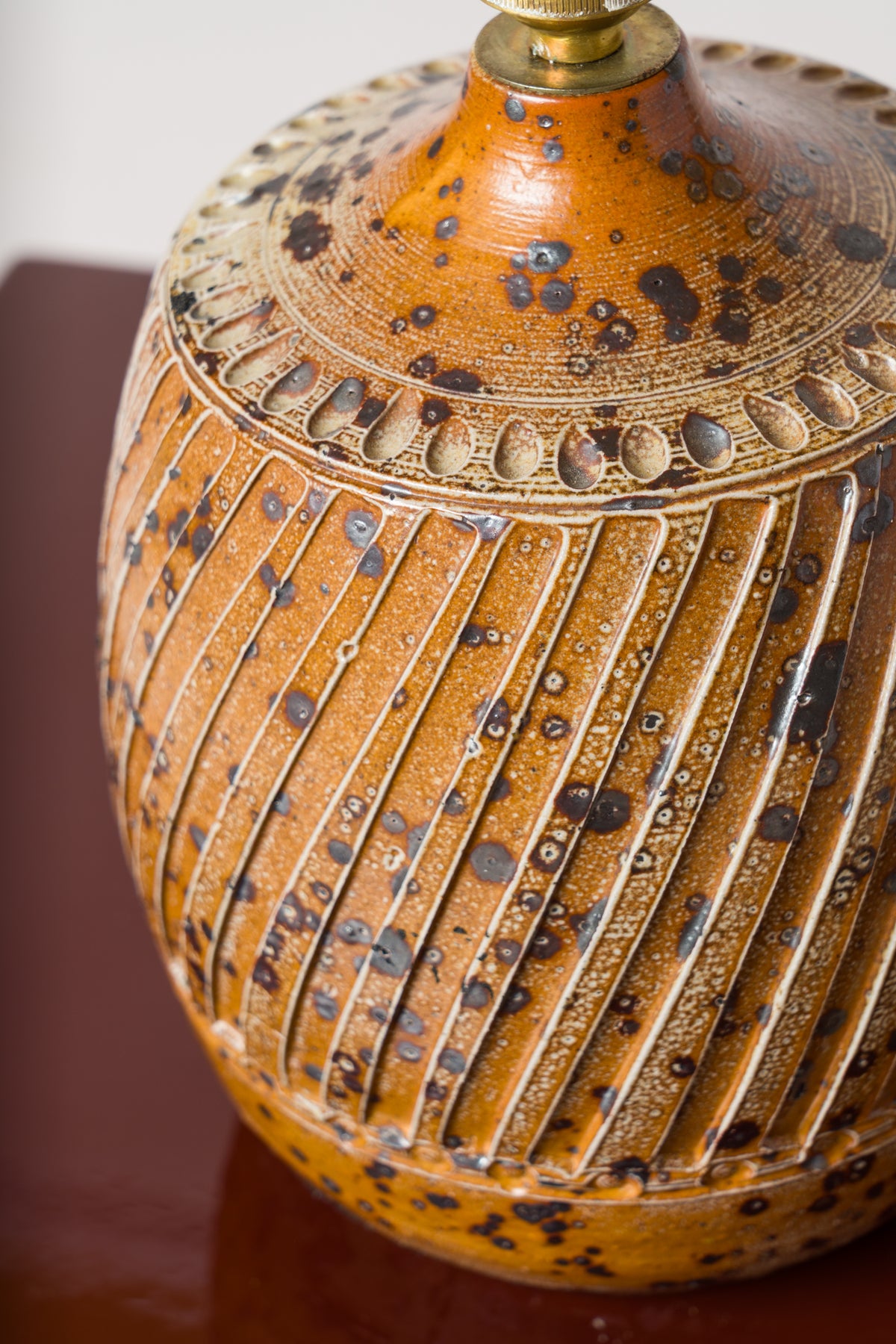 La Borne style Terracotta Lamp w. Vertical Ray-like Patterns - France 1970s